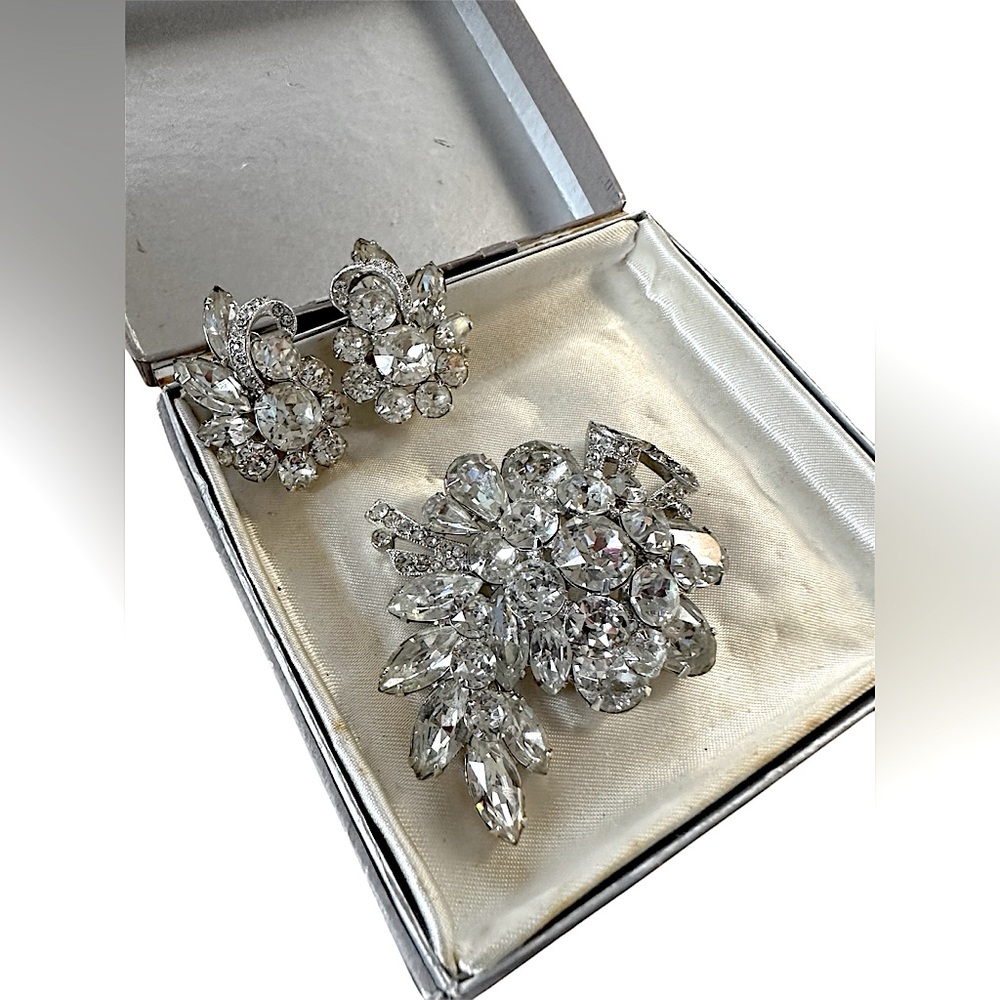 Beautiful VTG Eisenberg “Ice” Brooch & Clip Earrings Set IN BOX